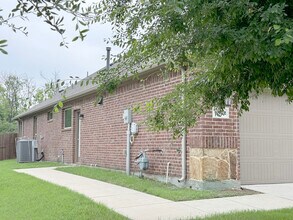 4822 Clamdigger Way in Garland, TX - Building Photo - Building Photo