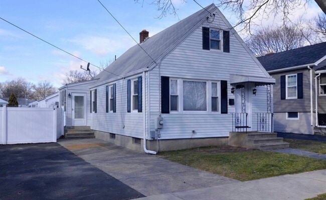 62 Carteret St, Unit A in Providence, RI - Building Photo - Building Photo