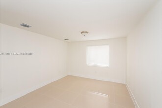 1740 NW 64th St in Miami, FL - Building Photo - Building Photo