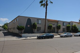 Villa Verde in El Cajon, CA - Foto de edificio - Building Photo