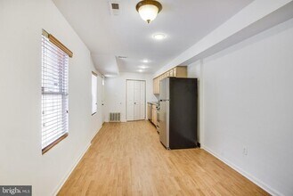 729 10th St NE in Washington, DC - Building Photo - Building Photo