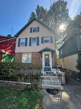 6332 Phillips Ave in Pittsburgh, PA - Foto de edificio - Building Photo