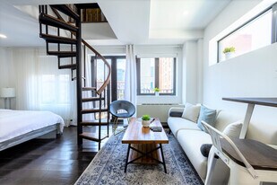 809 9th Ave in New York, NY - Building Photo