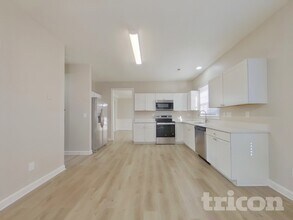 6107 Tesh Ct in Charlotte, NC - Building Photo - Building Photo