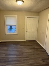 102 Indian Creek Dr in Liberty, SC - Foto de edificio - Building Photo