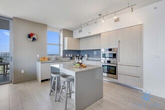4010 S Ocean Dr in Hollywood, FL - Building Photo - Building Photo