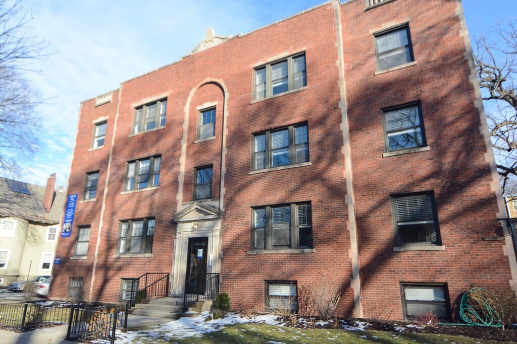 1152 Maple Ave in Evanston, IL - Building Photo