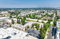 6825 Alabama Ave in Canoga Park, CA - Building Photo - Building Photo