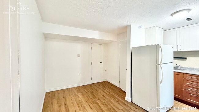 22 Masseygrove Cres in Toronto, ON - Building Photo - Building Photo