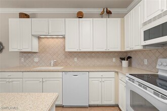 9601 Spanish Moss Way in Bonita Springs, FL - Building Photo - Building Photo