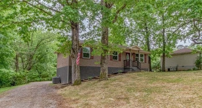 property at 728 Lafayette Rd