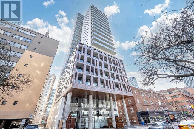 property at 81-1681 Wellesley St E