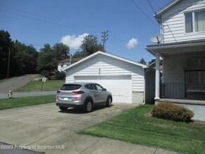 147 Henderson St in Old Forge, PA - Building Photo - Building Photo