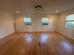 706 Cambridge Dr in Virginia Beach, VA - Building Photo - Building Photo