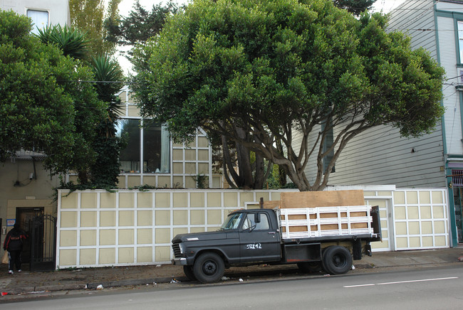 1055 Oak St in San Francisco, CA - Building Photo - Building Photo