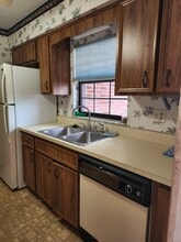 415 Shangri La Cir in Edgewater, FL - Foto de edificio - Building Photo