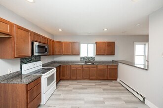 10 Alpine St in Worcester, MA - Building Photo - Building Photo