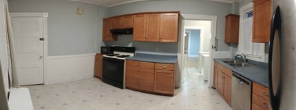 52 Crescent Ave, Unit 2 in Malden, MA - Building Photo - Building Photo