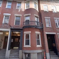 21 Sheafe St, Unit 6 in Boston, MA - Foto de edificio - Building Photo