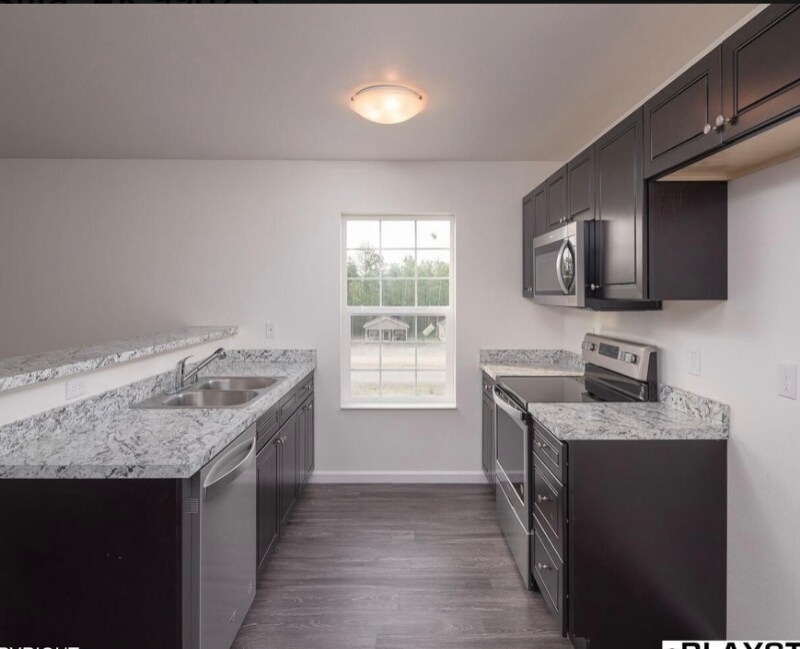 4735 W Amanda Dr in Wasilla, AK - Building Photo