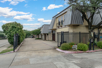 Park Lane Place Townhomes in Dallas, TX - Building Photo - Building Photo