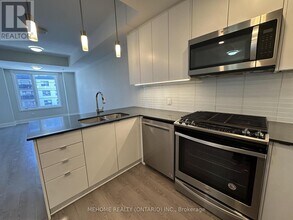 1265 Birchmount Rd in Toronto, ON - Building Photo - Building Photo