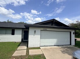 15865 Ridgeroe Ln in Houston, TX - Building Photo