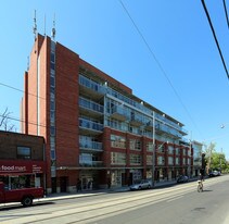 601 Kingston Rd in Toronto, ON - Building Photo