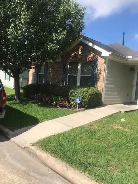 11823 Longwood Garden Way