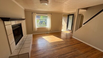 8202 SE 76th Pl in Portland, OR - Building Photo - Building Photo