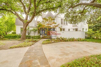 404 Monticello Dr in Fort Worth, TX - Foto de edificio - Building Photo