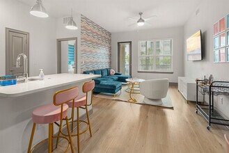 8936 Williams Cir in Naples, FL - Building Photo - Building Photo