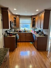 7S485 Lynn Dr in Naperville, IL - Foto de edificio - Building Photo