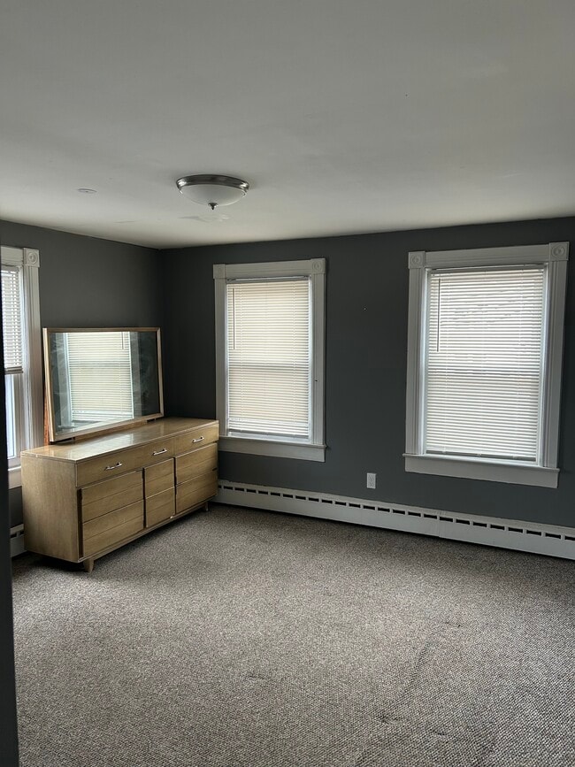 19 Warwick St, Unit 2nd Fl