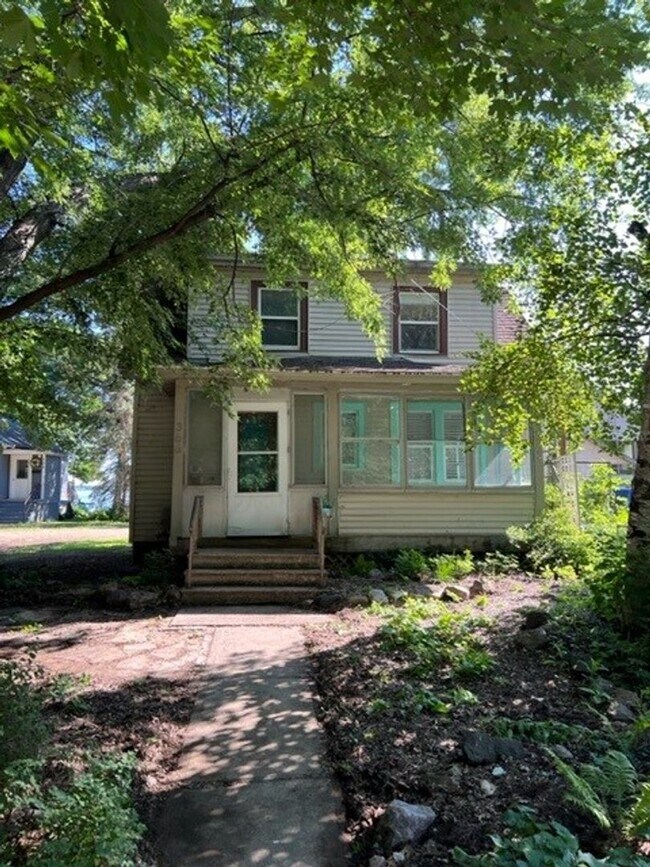 366 E Lakeside St in Madison, WI - Building Photo - Building Photo