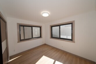 2056 10th Ave in Honolulu, HI - Foto de edificio - Building Photo