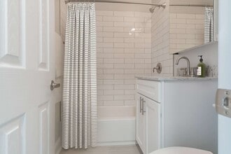 Bergen Apartments in Freeport, NY - Building Photo - Building Photo