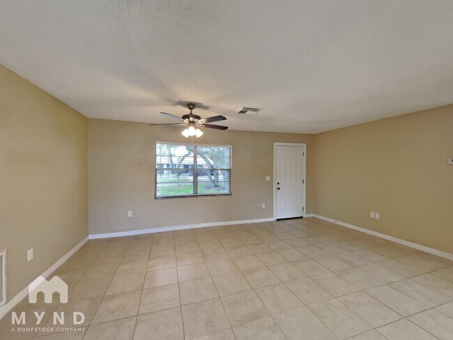 5547 Golden Nugget Dr in Holiday, FL - Foto de edificio - Building Photo