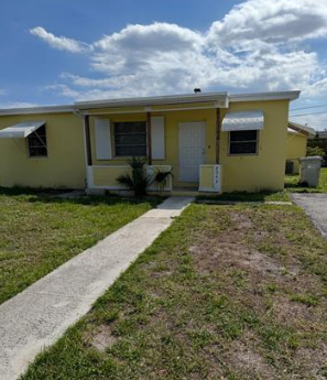 2043 NE 52nd St in Pompano Beach, FL - Building Photo