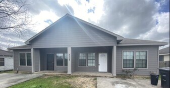 3118 Barberry Dr in Houston, TX - Building Photo