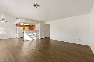 2200 Benmore St in Las Vegas, NV - Building Photo - Building Photo
