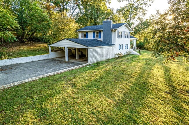 2601 Baugh Rd in Thompson's Station, TN - Building Photo - Building Photo