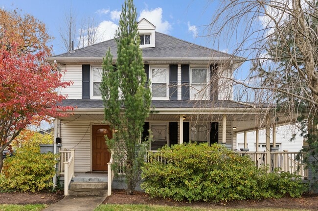 8111 51st Ave in College Park, MD - Foto de edificio - Building Photo