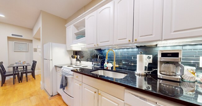 290 Beacon St, Unit 3 in Boston, MA - Foto de edificio - Building Photo