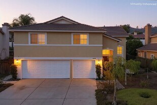 31648 Canyon Hills Rd in Lake Elsinore, CA - Building Photo