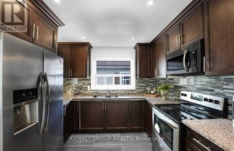 68 Rosehill Blvd in Oshawa, ON - Building Photo - Building Photo