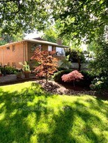 2253 E Roanoke St in Seattle, WA - Building Photo