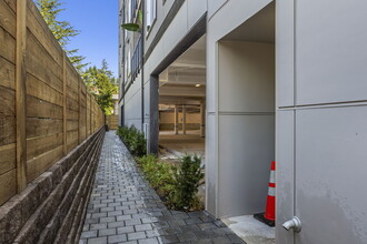 Civitas Apartments in Shoreline, WA - Foto de edificio - Building Photo