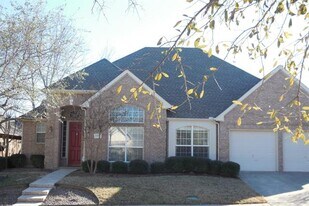 221 S Village Dr in McKinney, TX - Building Photo