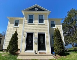 11 Indian Lake Pky, Unit 1 in Worcester, MA - Building Photo